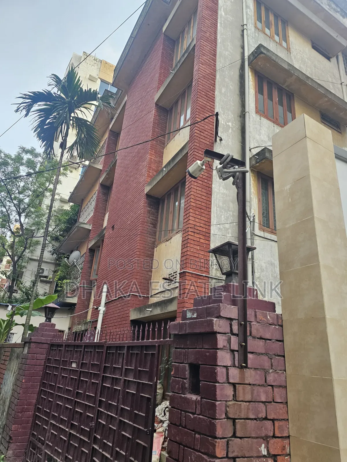 6-story building with 5 katha land for sale in Dhanmondi.