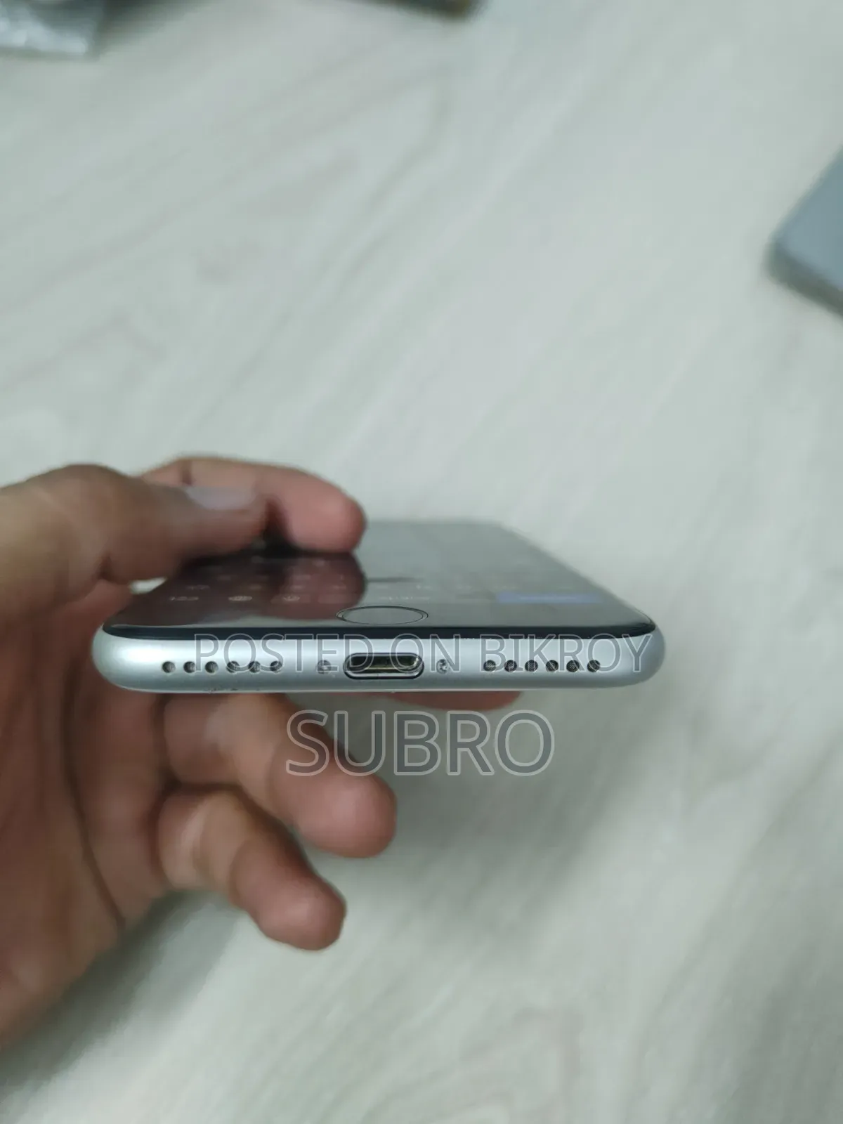 অ্যাপল আইফোন এসই (২০২০) ৬৪ জিবি সাদা