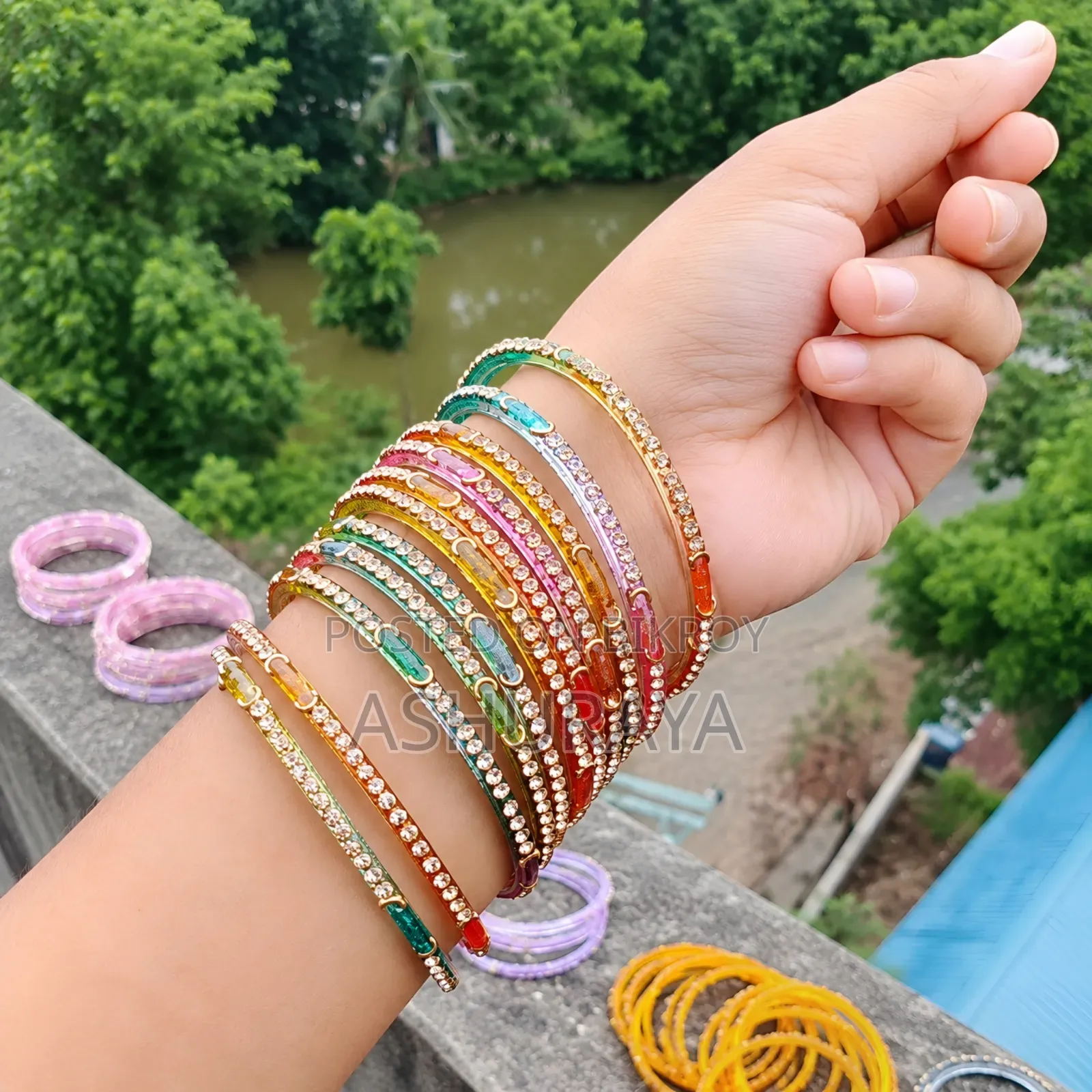 -Bangles (Curi)