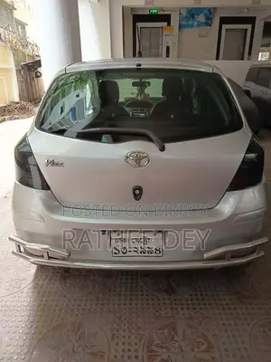 টয়োটা ভিটজ ২০১০ সিলভার