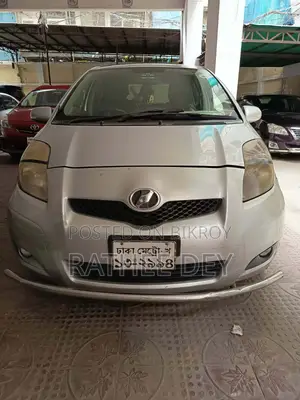 টয়োটা ভিটজ ২০১০ সিলভার