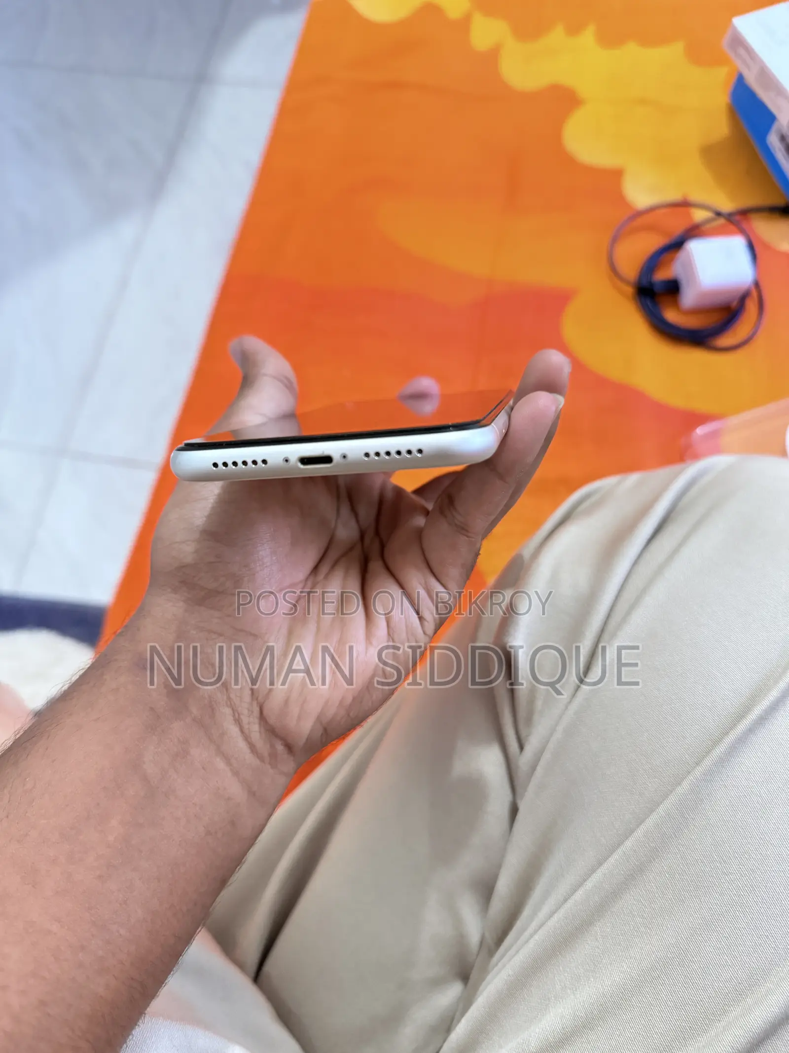 অ্যাপল আইফোন ১১ ১২৮ জিবি হোয়াইট