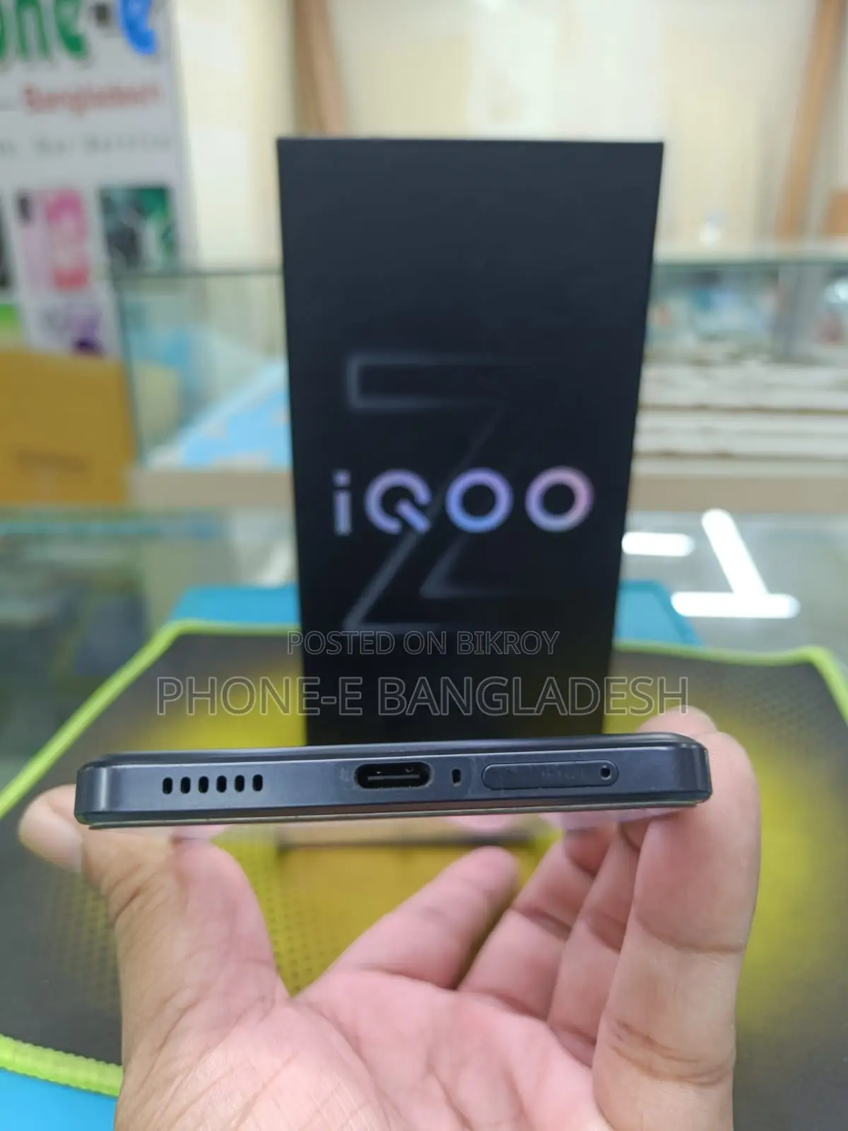 iQOO 256 GB Black