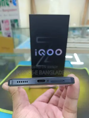 iQOO 256 GB Black