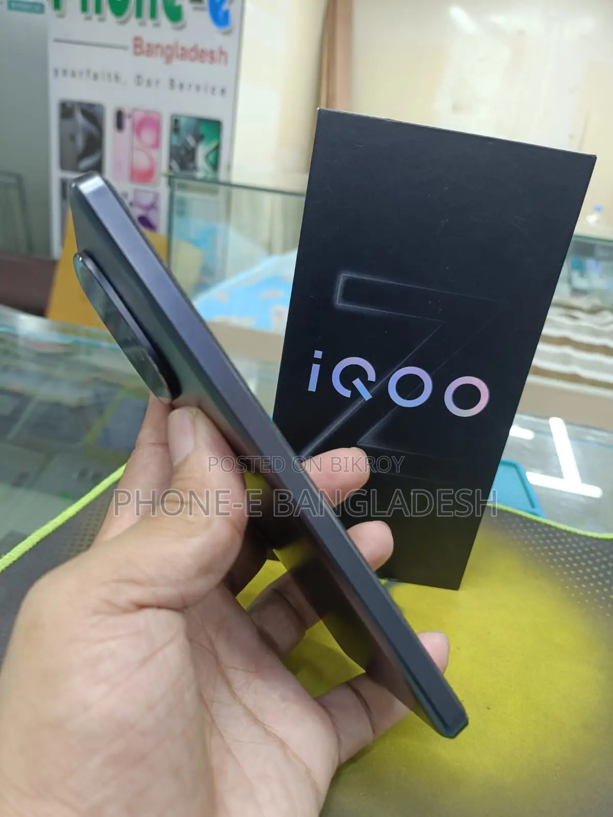 iQOO 256 GB Black