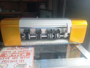 Ocamaster স্টিকার কাটার মেশিন একদম নতুন মাত্র তিন মাস হইছে