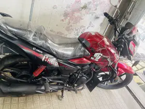 হিরো ইগনিটর ২০২২ লাল
