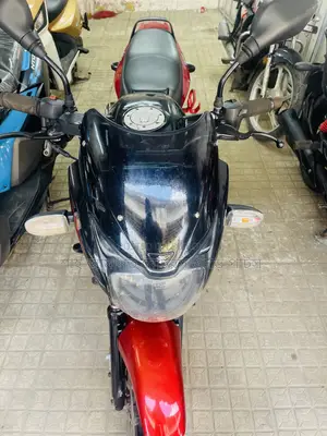 বাজাজ পালসার ১৫০ ২০১৭ কালো