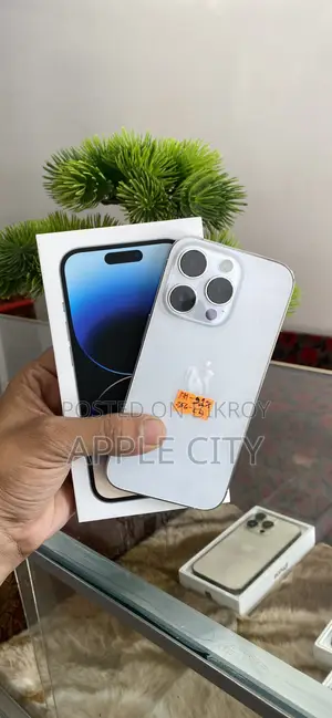 অ্যাপল আইফোন ১৪ প্রো ২৫৬ জিবি সাদা