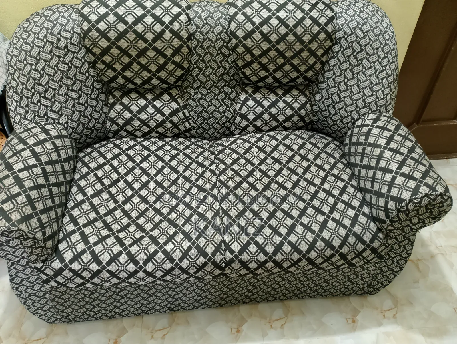 ২ সিটের সোফা