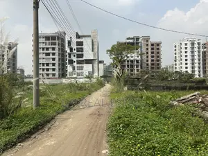 Block-L, 5-Katha, Near 300' 130' Wide Road, Bashundhara R/A