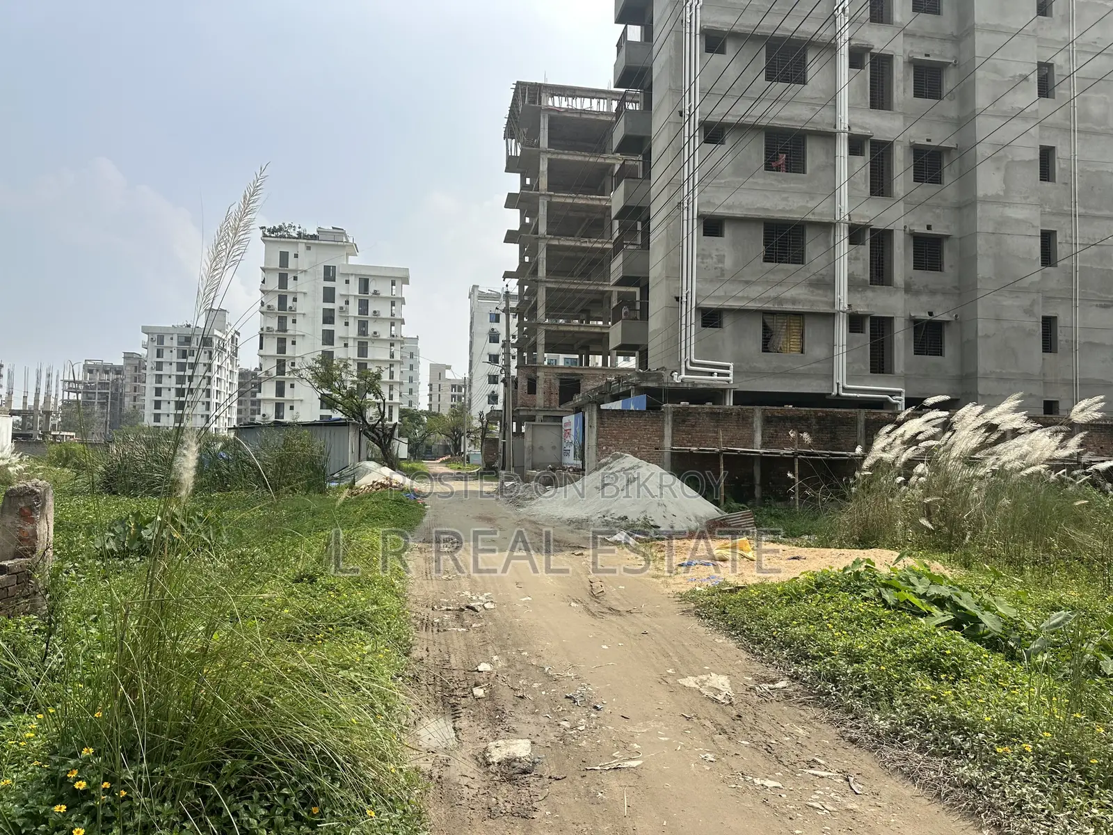 Block-L, 5-Katha, Near 300' 130' Wide Road, Bashundhara R/A