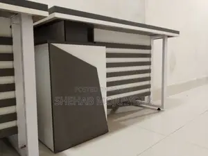২টি টেবিল এবং ১টি ফ্রন্ট ডেস্ক