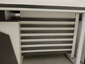 ২টি টেবিল এবং ১টি ফ্রন্ট ডেস্ক
