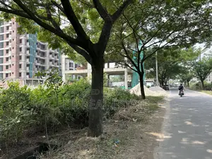 Block-M, 3-Katha, South-Facing, Front 40' Road, Bashundhara R/A