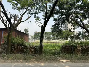 ব্লক-এম, ৩ কাঠা, দক্ষিণমুখী, সামনে ৪০ ফুট রাস্তা, বসুন্ধরা আর/এ