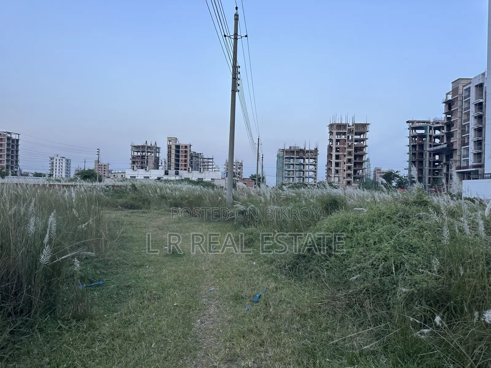 ব্লক-এম, (৪+৪)=৮ কাঠা, দক্ষিণমুখী, এল ব্লকের কাছে, বসুন্ধরা