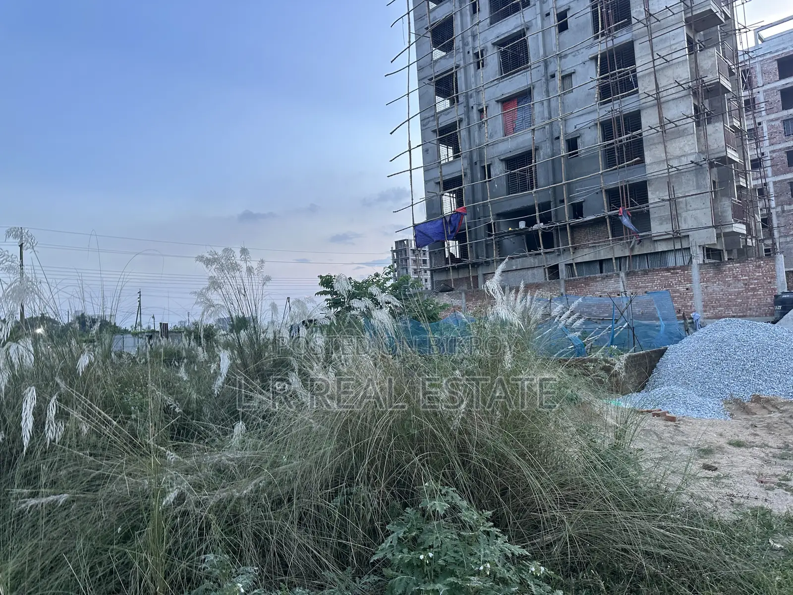 ব্লক-এম, (৪+৪)=৮ কাঠা, দক্ষিণমুখী, এল ব্লকের কাছে, বসুন্ধরা