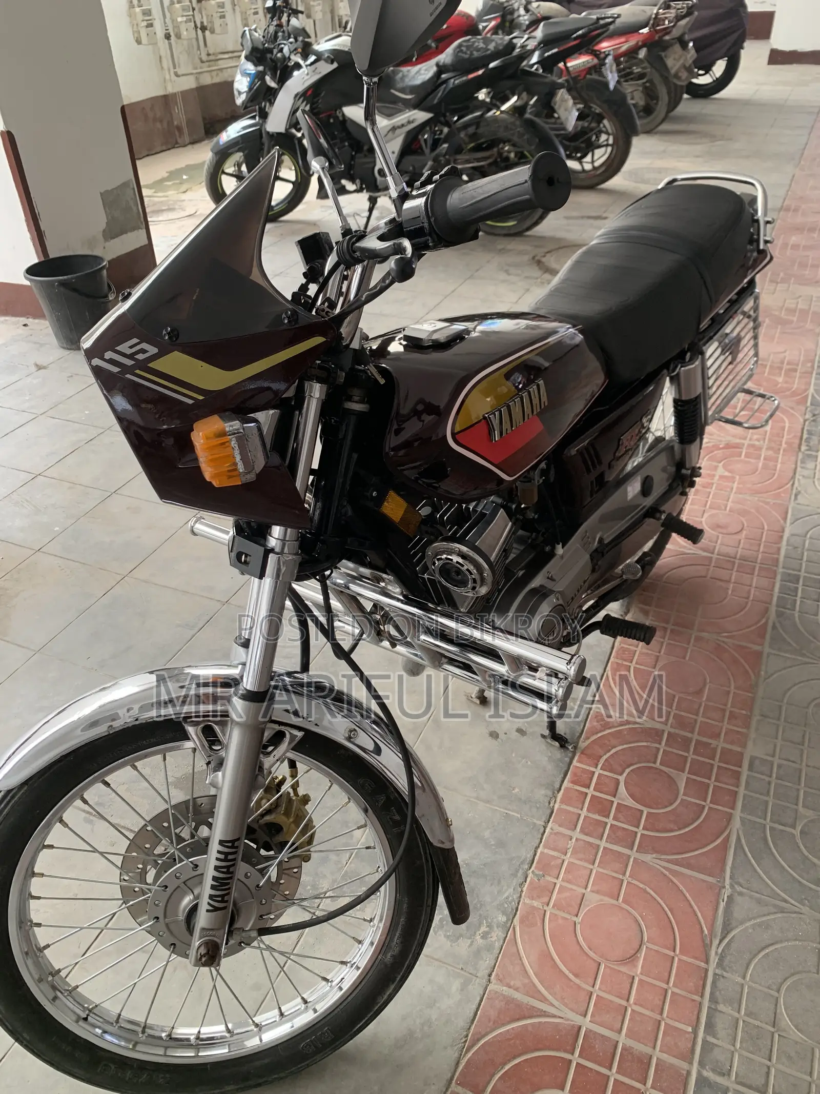 Yamaha 2004 Black