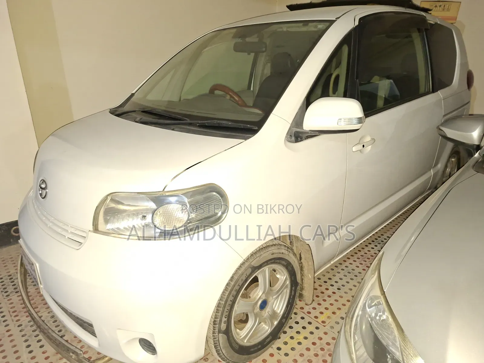 Toyota Porte 1.3 Front-Wheel Drive 2009 Pearl