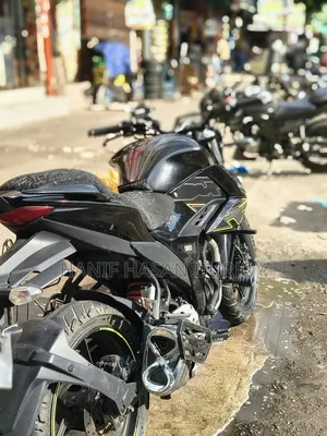 নতুন সুজুকি জিক্সার ২০২৪ কালো