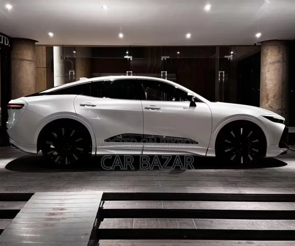 Toyota Crown 2022 Pearl