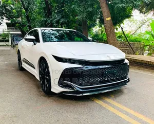 Toyota Crown 2022 Pearl
