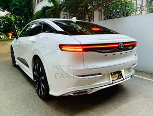 Toyota Crown 2022 Pearl