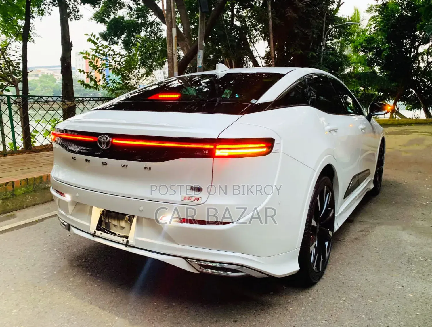 Toyota Crown 2022 Pearl