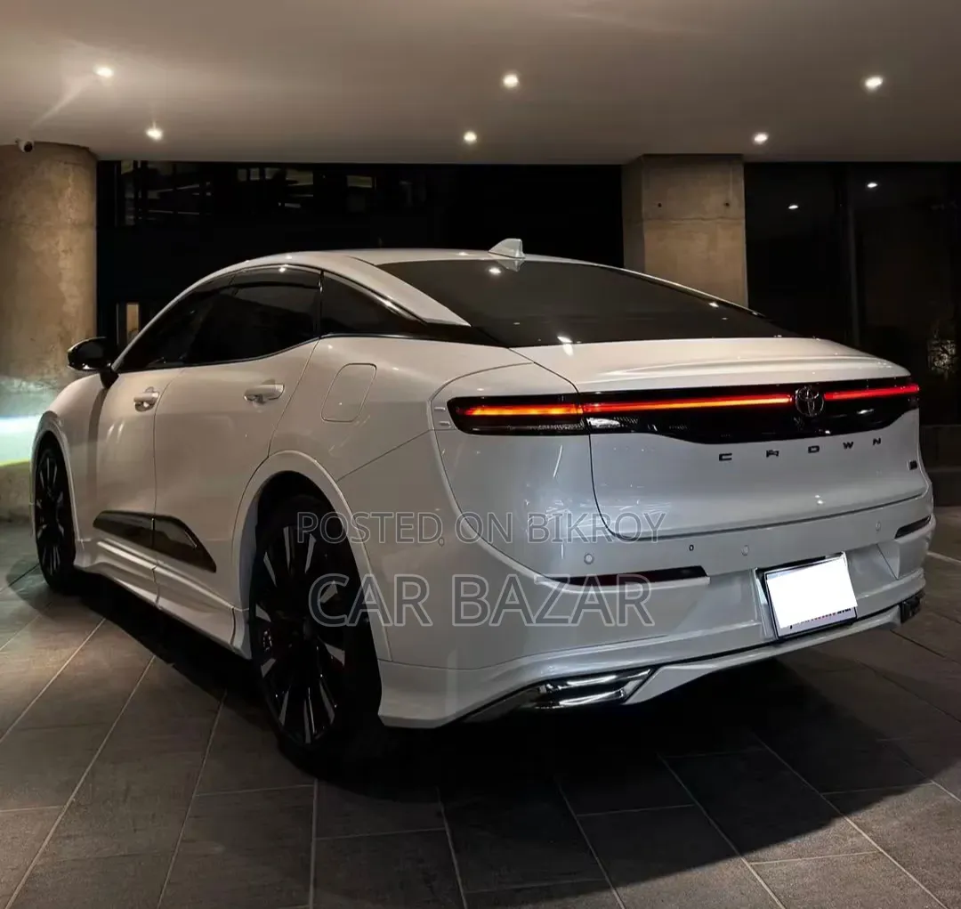 Toyota Crown 2022 Pearl