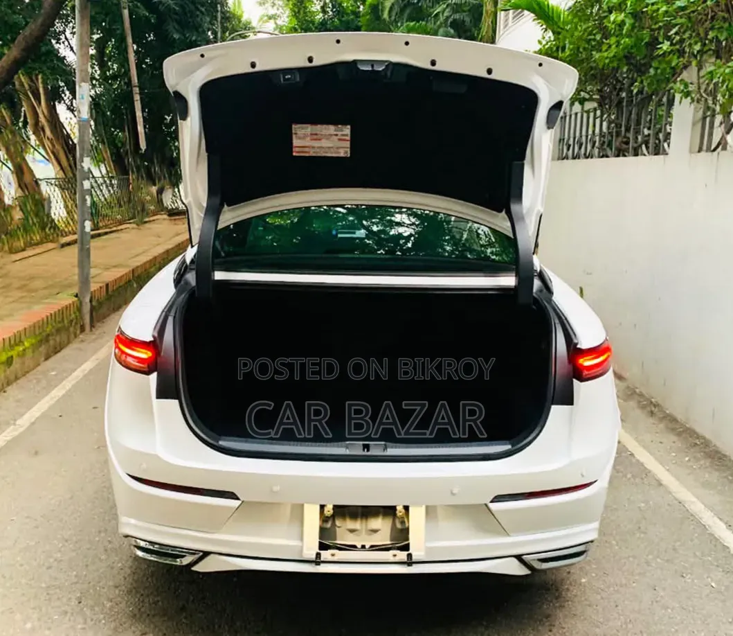 Toyota Crown 2022 Pearl