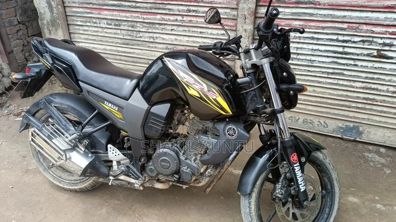 ইয়ামাহা এফজেড ২০১৫ কালো