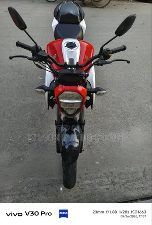 সুজুকি জিক্সার ২০২৪ সিলভার