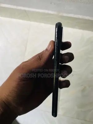 অ্যাপল আইফোন এক্সএস ৬৪ জিবি ব্ল্যাক