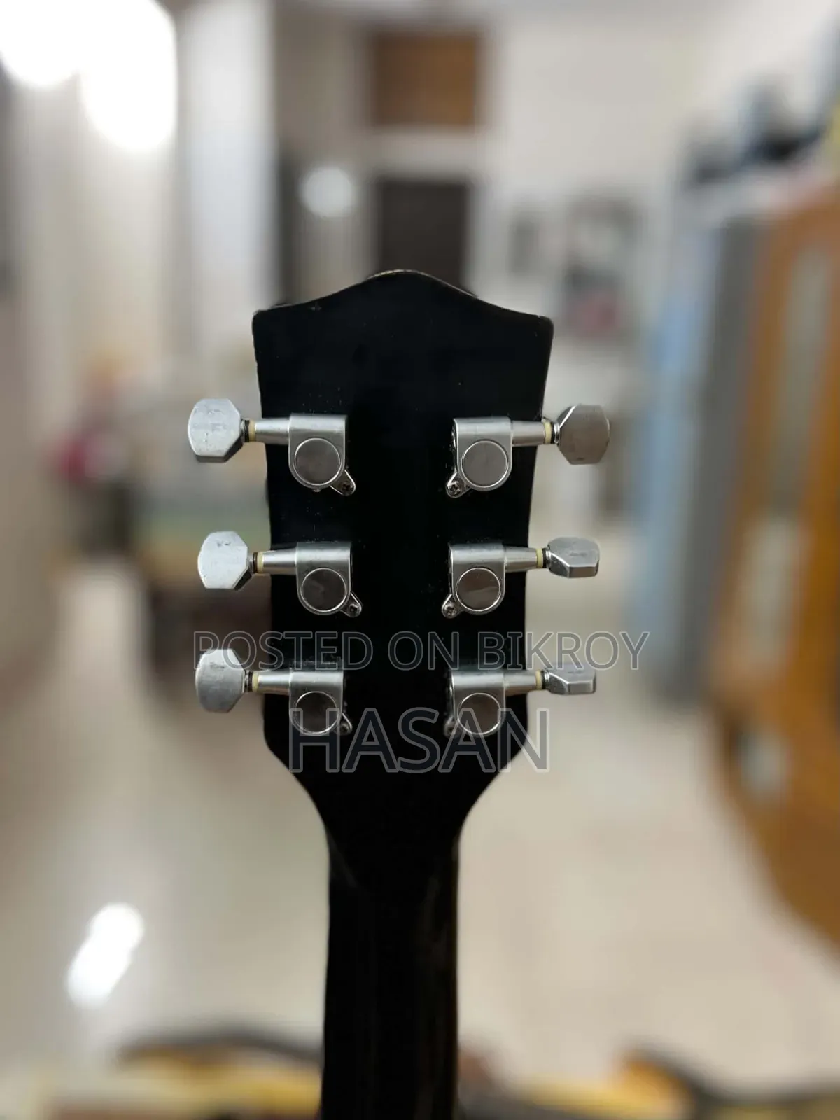সুইফট লেস পল ইলেকট্রিক গিটার।