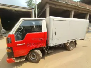 টয়োটা কোস্টার ২০২৫ সাদা