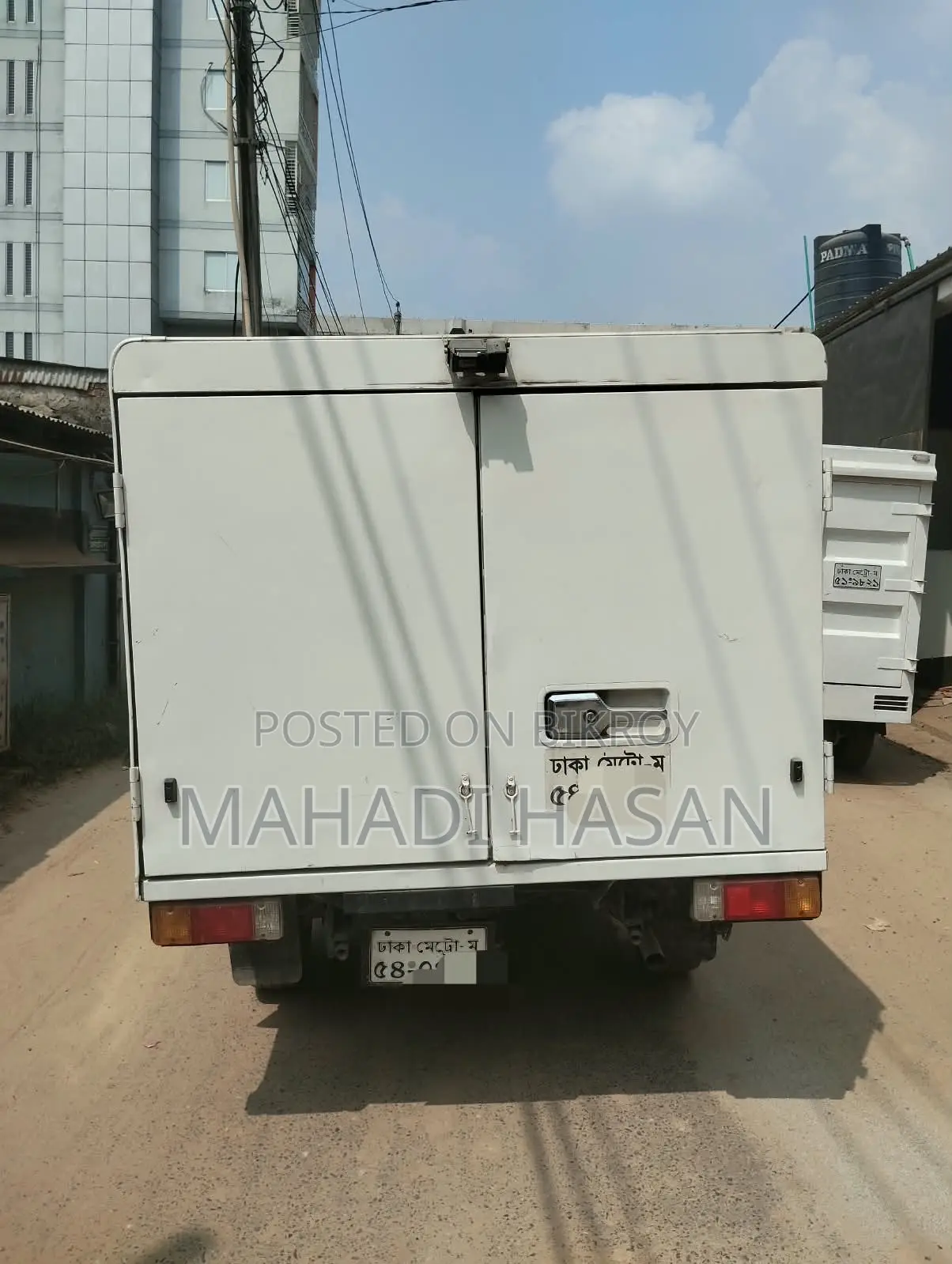 টয়োটা কোস্টার ২০২৫ সাদা
