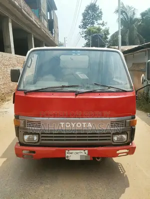 টয়োটা কোস্টার ২০২৫ সাদা