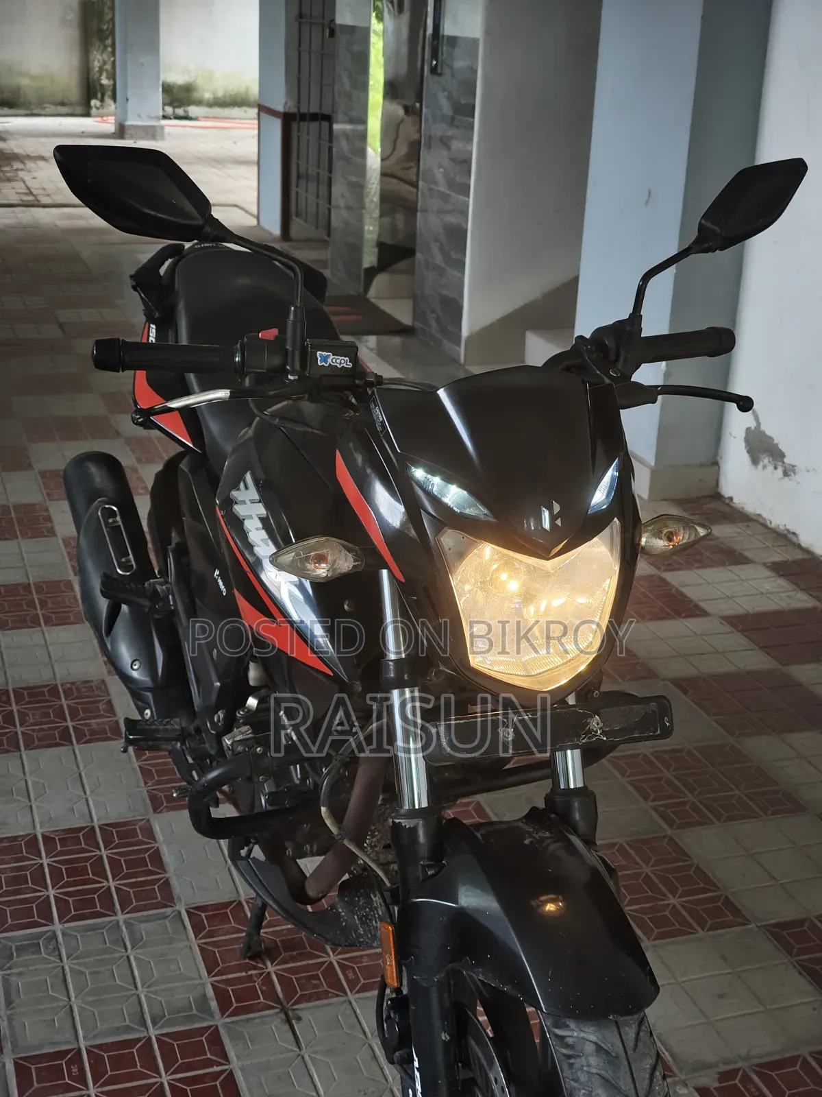 Hero Hero Hunk 150R Dual Disc ABS 2022 Black