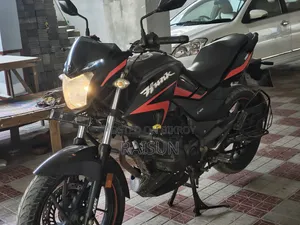 Hero Hero Hunk 150R Dual Disc ABS 2022 Black