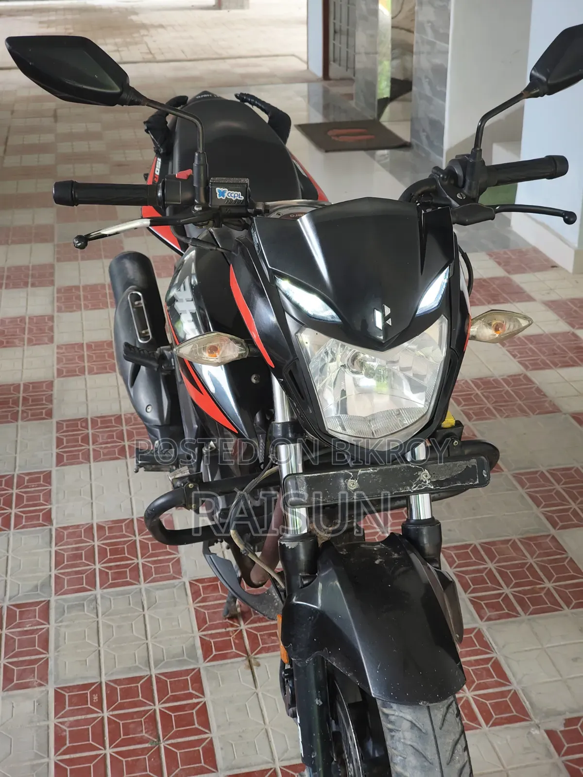 Hero Hero Hunk 150R Dual Disc ABS 2022 Black