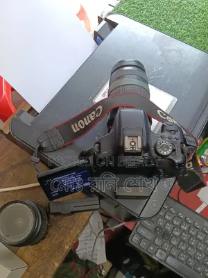 Canon 750d  ডিসপেলেতে হালকা দাগ আছে পুরা সেটাপ সহো বিক্রয় হবে