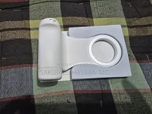 মোবাইলে ছবি তোলার জন্য ব্যবহার করা হয় মোবাইল হ্যান্ড গ্রিপ