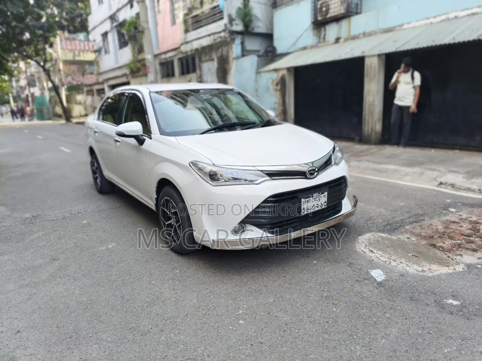 টয়োটা অ্যাক্সিও ১.৫ জি টুডব্লিউডি ২০১৫ সাদা