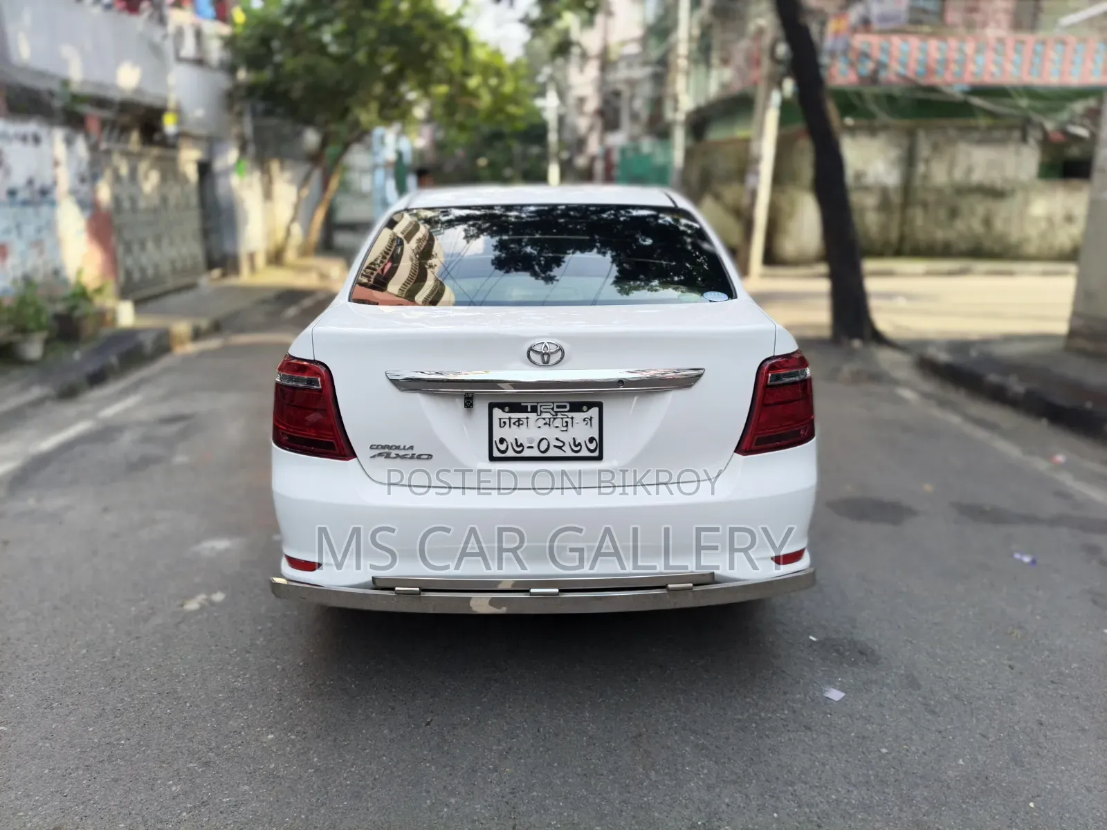 টয়োটা অ্যাক্সিও ১.৫ জি টুডব্লিউডি ২০১৫ সাদা