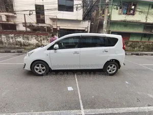 টয়োটা পাসো সেত্তে ২০১০ সাদা