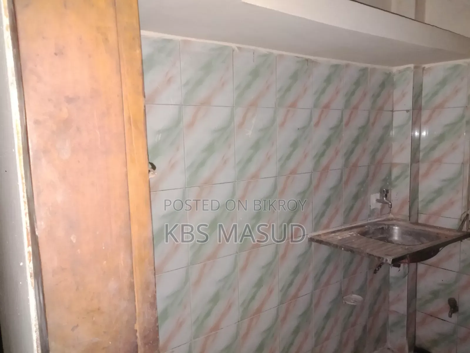 3 Bedroom Apartment in "Sadek Shaheber Bari", Double Mooring for rent
