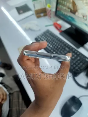 স্যামসাং গ্যালাক্সি এস২০ ১২৮ জিবি হোয়াইট