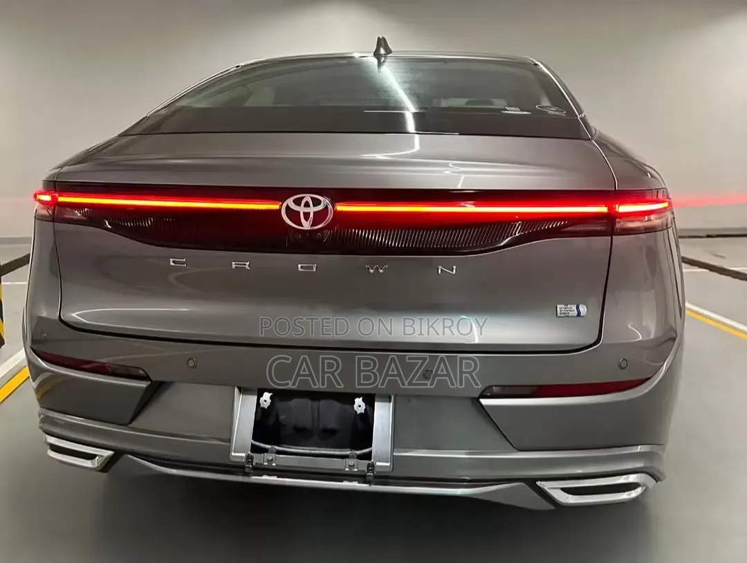 Toyota Crown 2022 Gray