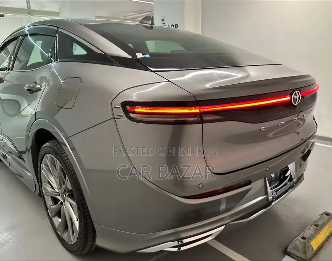 Toyota Crown 2022 Gray